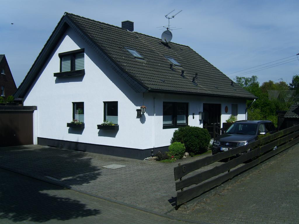 Ferienwohnung Leichlingen Kamer foto